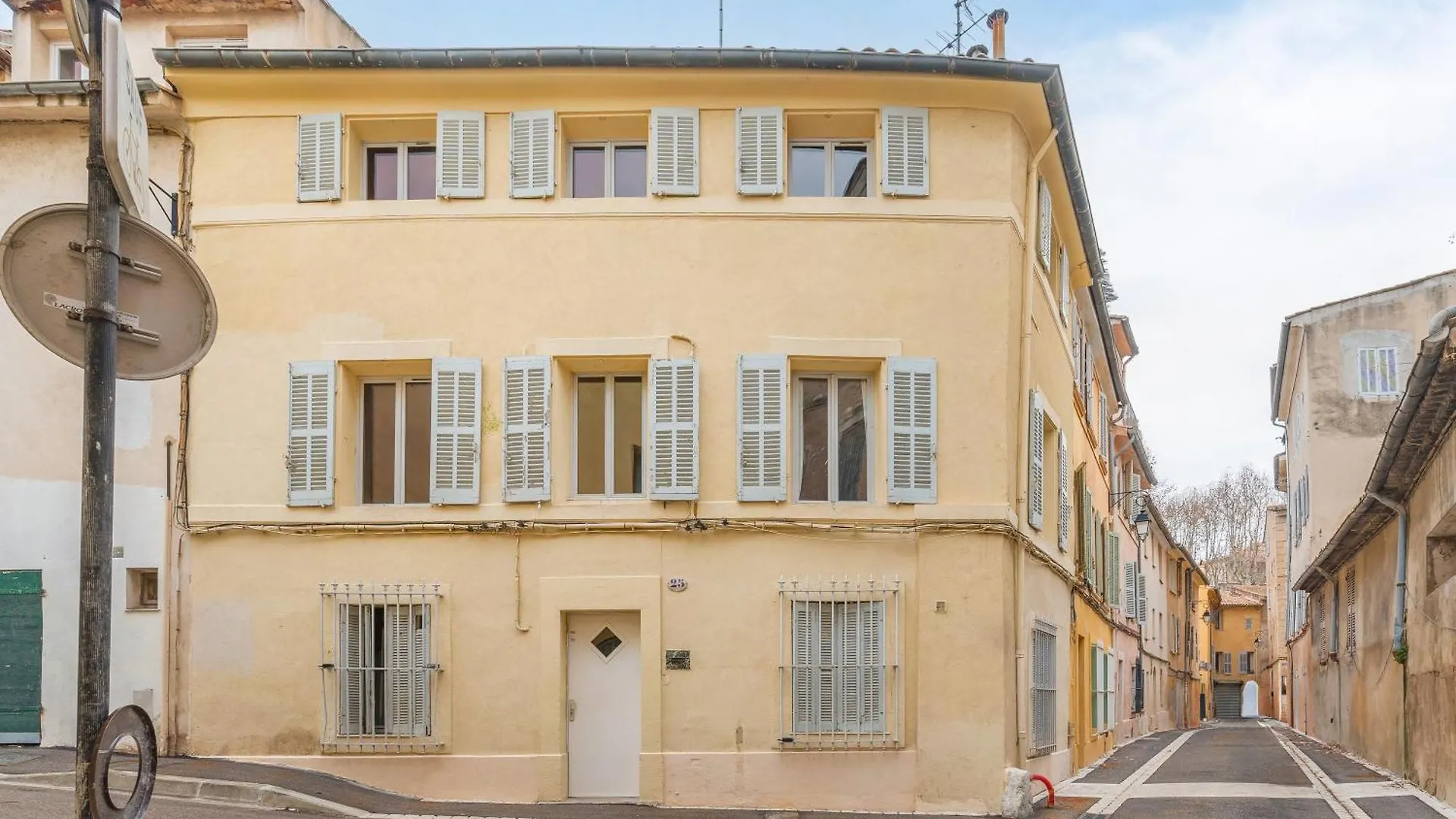 Finsonius Studios Aix-en-Provence 0*,  Franciaország