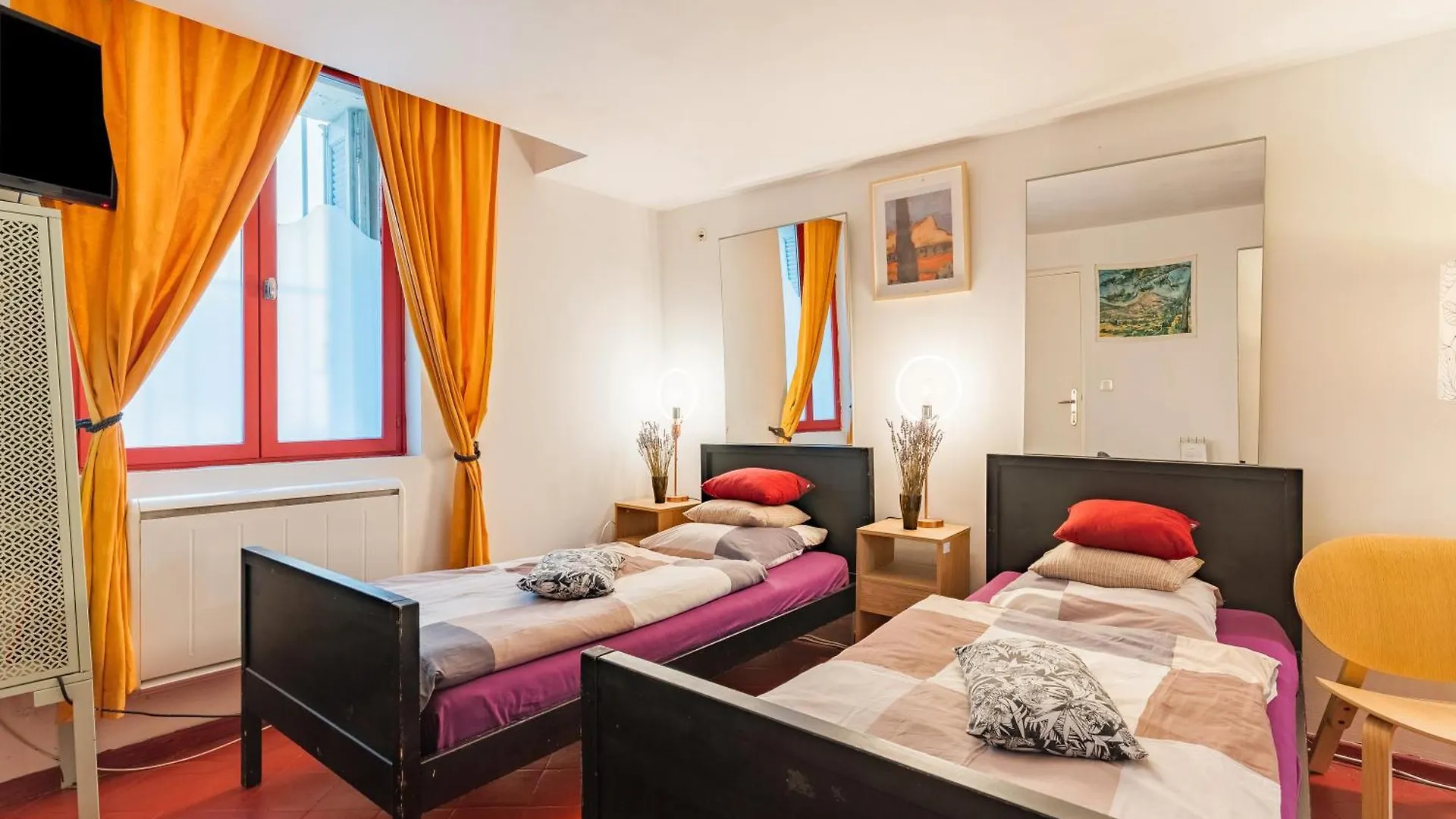 Finsonius Studios Aix-en-Provence 0*,