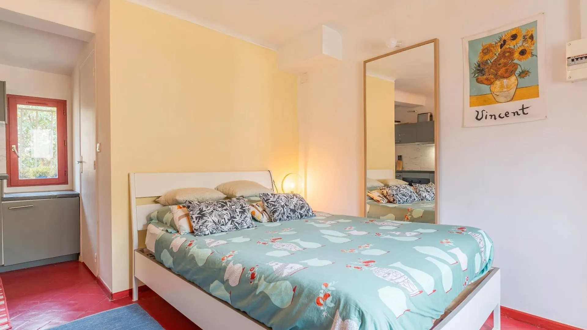 Lisse Studios Aix-en-Provence 0*,