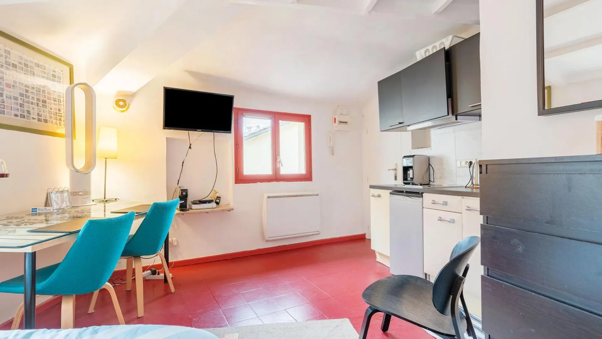 Lisse Studios Aix-en-Provence 0*,