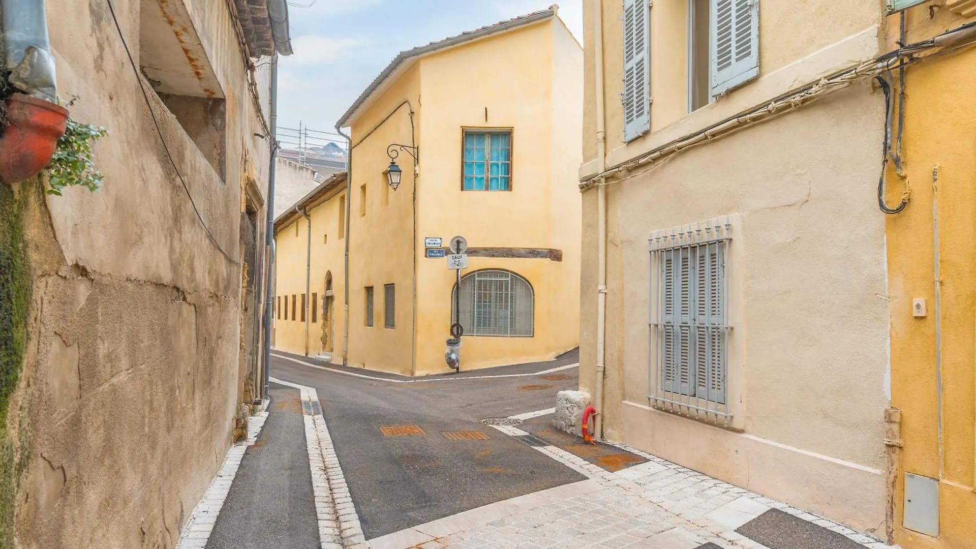 Finsonius Studios Aix-en-Provence Apartment