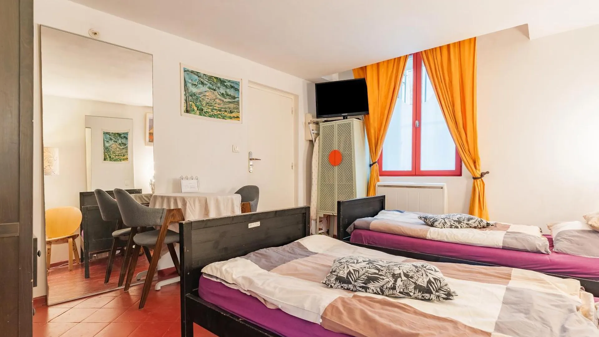 Finsonius Studios Aix-en-Provence 0*,  France